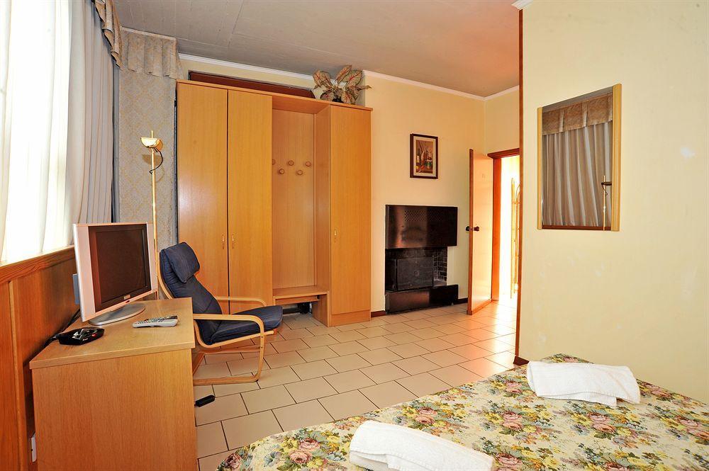 Hotel Cristallo Barga Fornaci di Barga Eksteriør billede