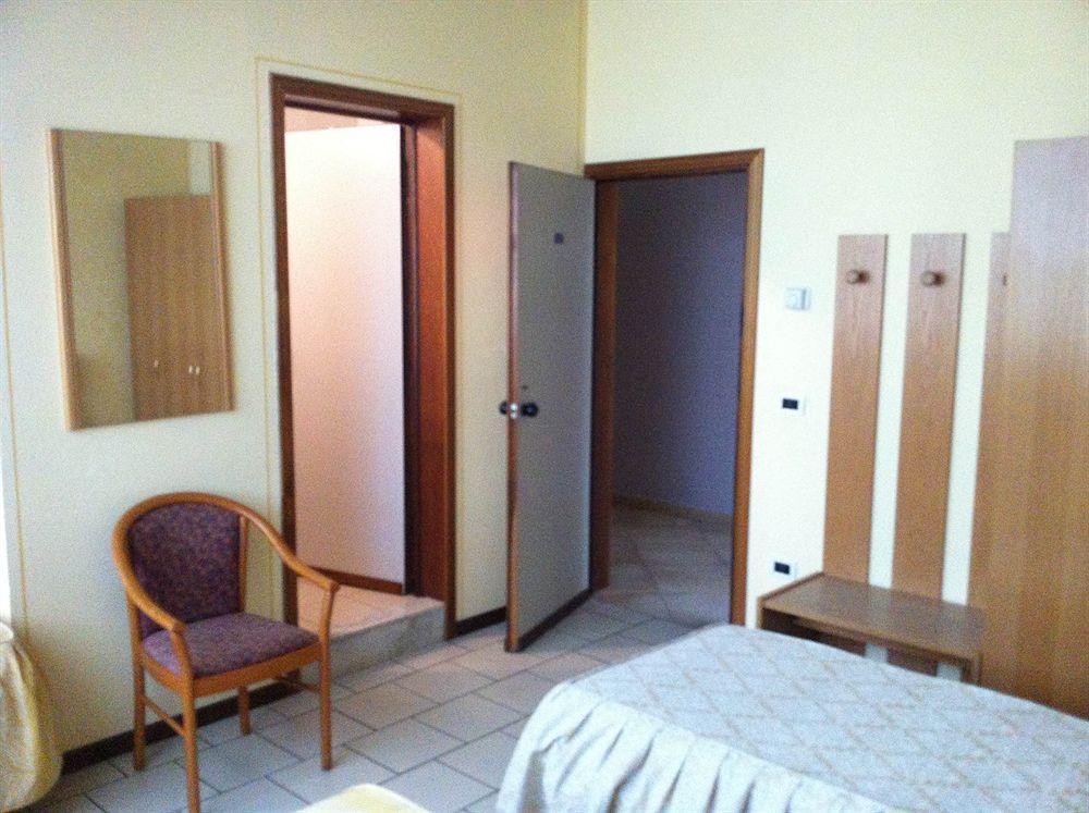 Hotel Cristallo Barga Fornaci di Barga Eksteriør billede