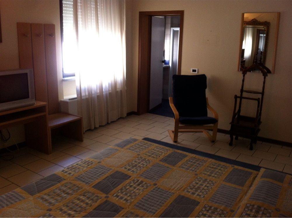 Hotel Cristallo Barga Fornaci di Barga Eksteriør billede
