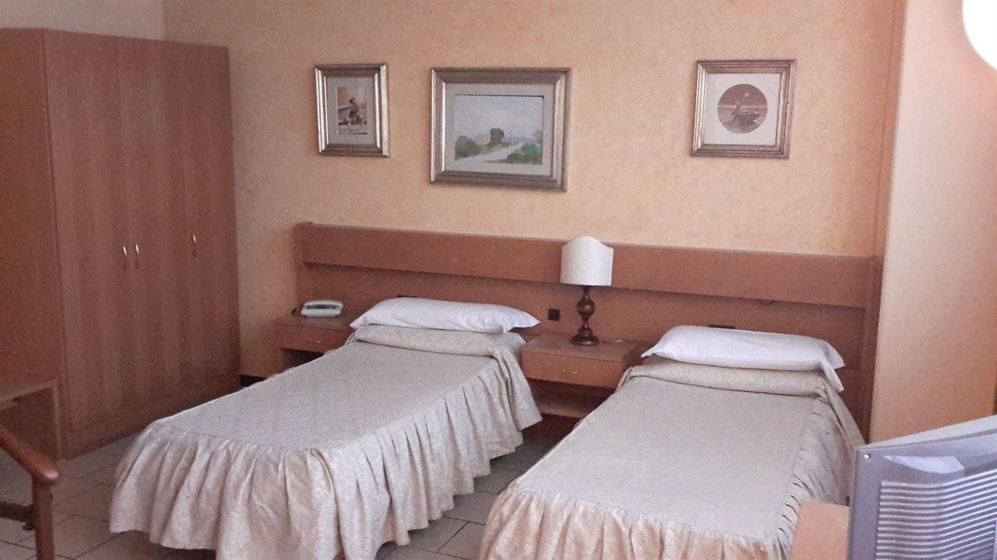 Hotel Cristallo Barga Fornaci di Barga Eksteriør billede