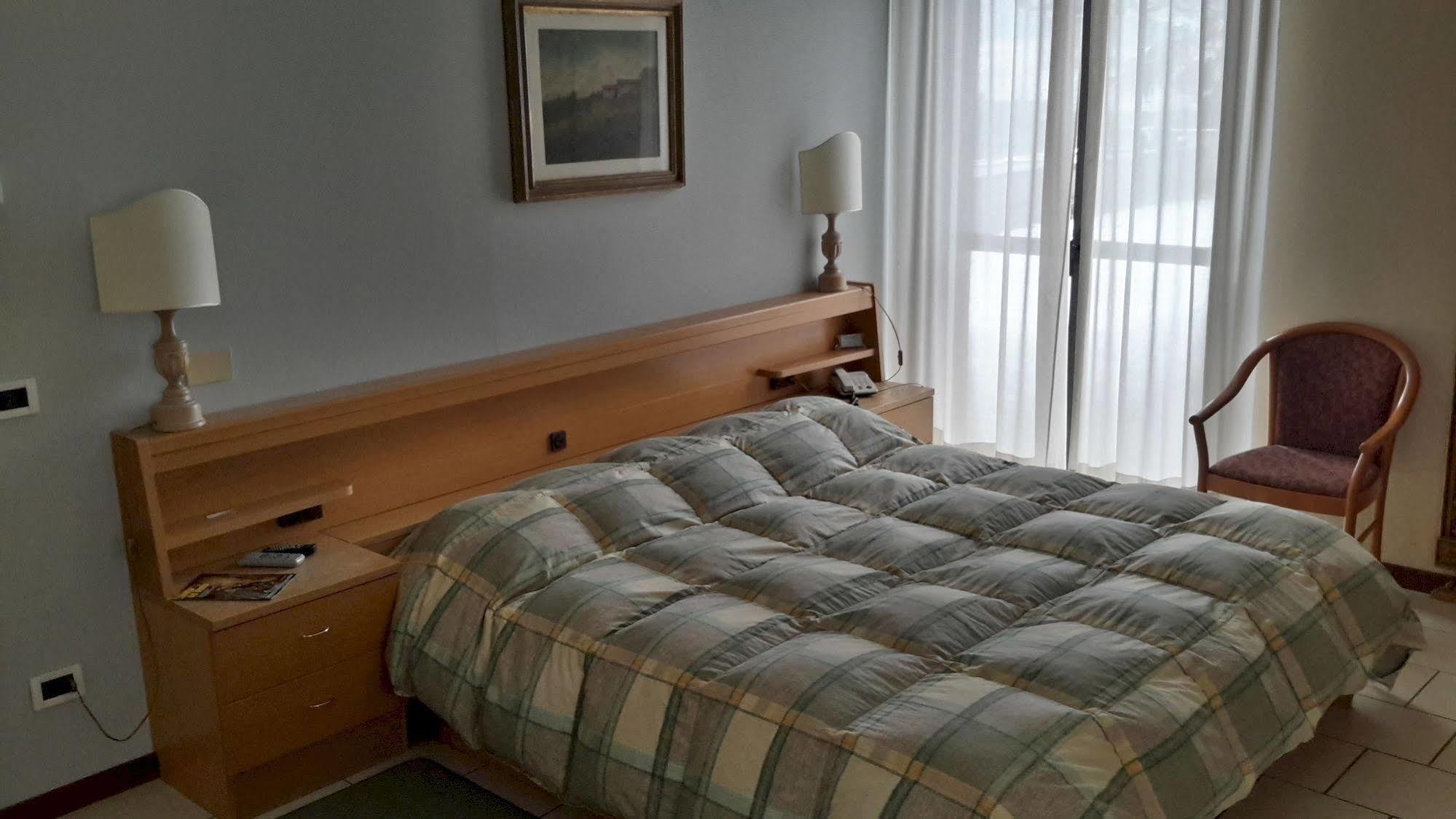 Hotel Cristallo Barga Fornaci di Barga Eksteriør billede